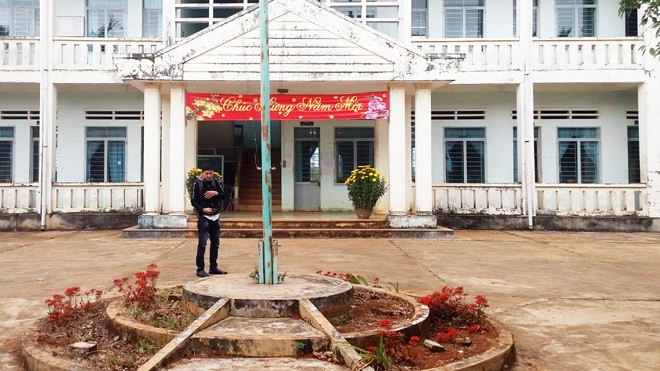 Kiểm điểm cán bộ các xã “quên” đi làm ngày đầu năm Phóng viên đến UBND xã Ia Yok không thấy cán bộ nào làm việc