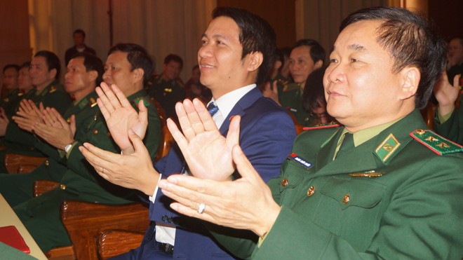 Tuyên dương gương mặt trẻ tiêu biểu Bộ đội Biên phòng Trung tướng Hoàng Xuân Chiến và Bí thư T.Ư Đoàn Nguyễn Ngọc Lương cùng nhiều đại biểu đã tham dự lễ tuyên dương