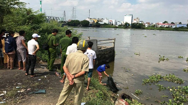 Tìm thấy thi thể bé 11 tuổi bị đuối nước khi tắm sông Sài Gòn Khu vực phát hiện thi thể bé trai.