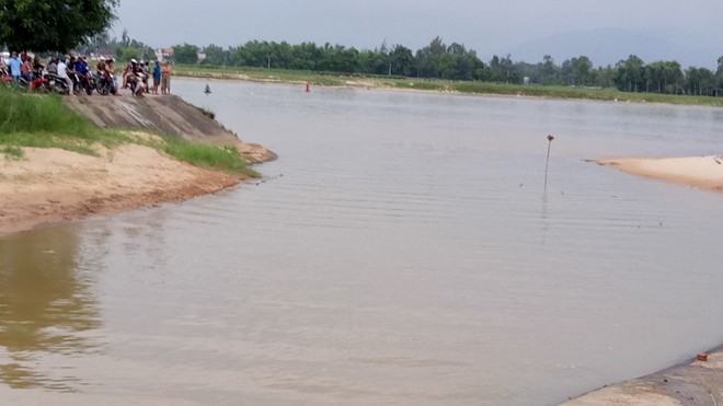 Học sinh lớp 8 chết đuối thương tâm khi tắm sông Khúc sông nơi em H. bị đuối nước