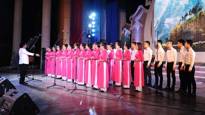 Hơn 1.000 nghệ sĩ tham gia Hội thi hợp xướng quốc tế Hội thi hợp xướng quốc tế lần V thu hút hơn 1000 nghệ sĩ đến từ nhiều quốc gia và vùng lãnh thổ.