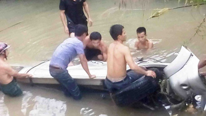 Xem xét công nhận liệt sỹ cho 2 cán bộ giao thông tử vong khi làm nhiệm vụ Hiện trường vụ việc.