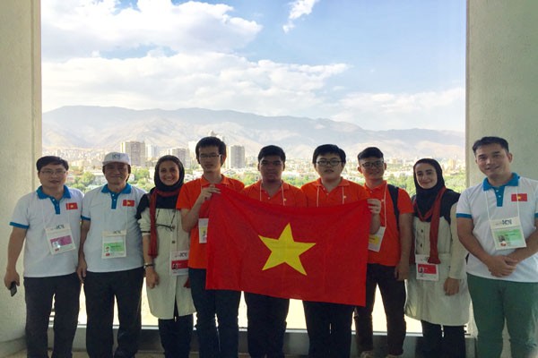 Việt Nam, quốc gia ASEAN duy nhất đoạt HCV Olympic Tin học quốc tế Đội tuyển học sinh Việt Nam tham dự Olympic Tin học quốc tế năm 2017 tại nước Cộng hòa Hồi giáo Iran