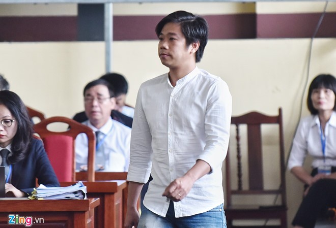 Tán gia bại sản vì ổ bạc nghìn tỷ do ông Phan Văn Vĩnh dung túng Bị cáo Phạm Quang Thành với nickname “Bán nhà chơi rik”. Ảnh: Việt Linh.