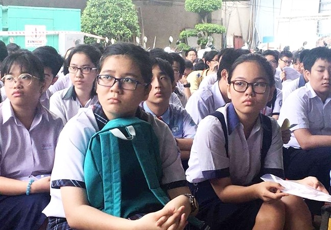 Cảnh báo du học từ trung học: Đem cây non ra trước bão? Nhiều học sinh có kế hoạch du học sớm ngay khi trúng tuyển vào lớp Mười (Ảnh minh họa)
