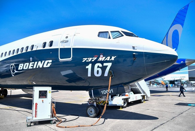 Boeing sẽ cắt giảm sản lượng máy bay 737 MAX từ giữa tháng Tư Boeing sẽ cắt giảm sản lượng máy bay 737 MAX từ giữa tháng Tư