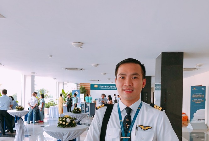 Nghề bay sẽ theo mình hết cả cuộc đời Cơ phó Airbus A350 Trương Châu Hiếu Đức trải lòng về quá trình vượt qua muôn vàn thử thách để được “cất cánh” cùng Vietnam Airlines.
