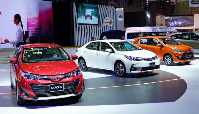 Giảm giá 100 triệu đồng, ô tô nội dìm nhau xuống đáy Giảm giá 100 triệu đồng, ô tô nội dìm nhau xuống đáy
