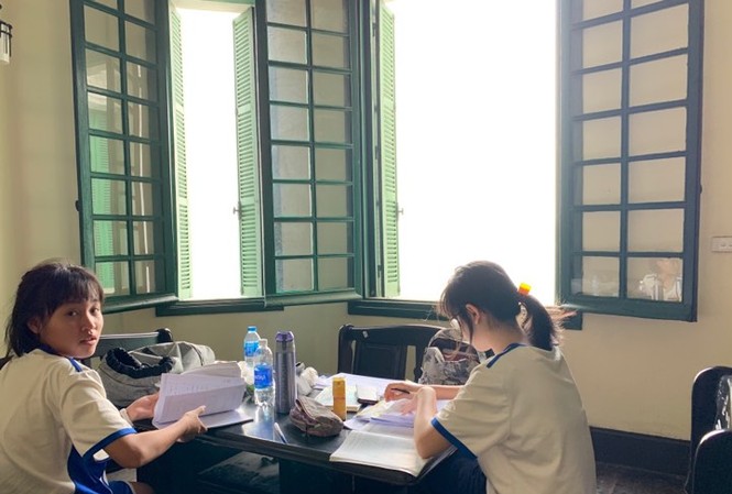 Nhà nghiên cứu Nguyễn Sóng Hiền: Xây thư viện để cho có là một sự lãng phí Không gian trong thư viện đáng yêu ở trường THPT Chu Văn An, Tây Hồ. Ảnh: Đỗ Hợp