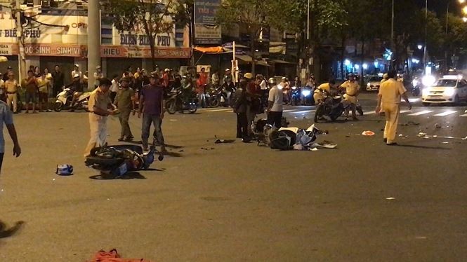 Phòng tránh tình trạng 'xe điên' gây tai nạn liên hoàn thế nào? 'Xe điên' gây tai nạn liên hoàn tại Hàng Xanh, TP HCM.