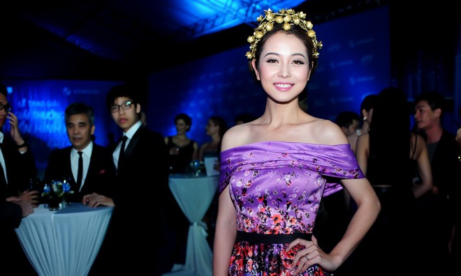 Jennifer Phạm đội vương miện làm lu mờ dàn mỹ nhân Jennifer Phạm đội vương miện làm lu mờ dàn mỹ nhân