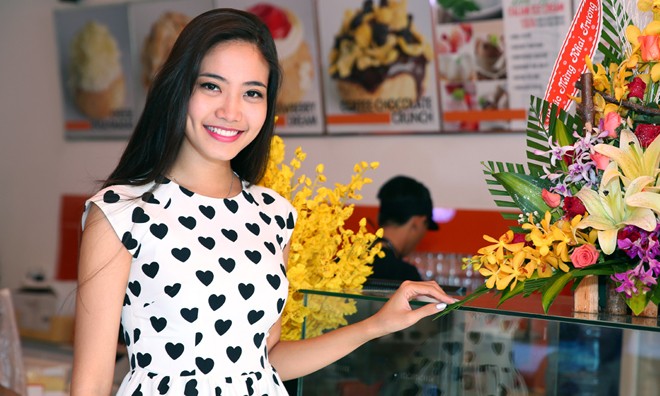 Người đẹp biển Ninh Hoàng Ngân xinh đẹp ở sự kiện Người đẹp biển Ninh Hoàng Ngân xinh đẹp ở sự kiện