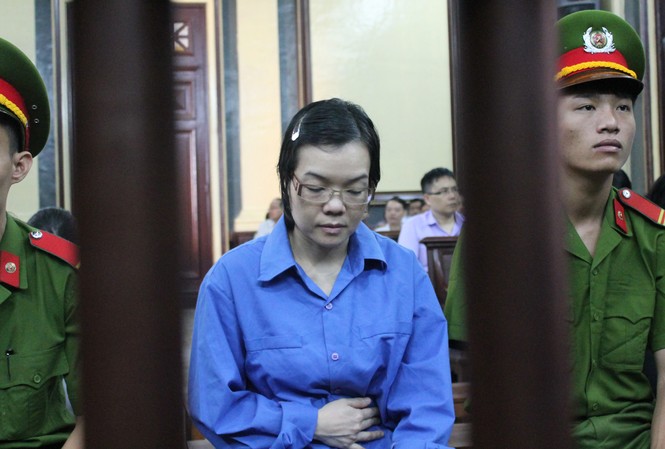 Viện kiểm sát bảo lưu quan điểm Huyền Như phạm tội tham ô Bị cáo Huyền Như. Ảnh Việt Văn.