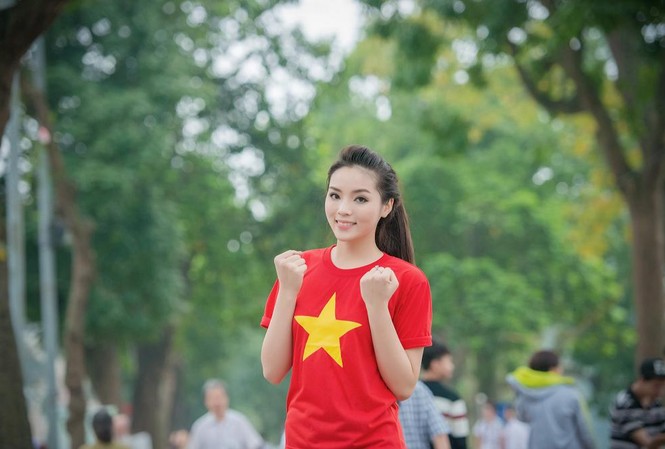 Hoa hậu Kỳ Duyên năng động chạy bộ quanh hồ Hoàn Kiếm Hoa hậu Kỳ Duyên năng động chạy bộ quanh hồ Hoàn Kiếm