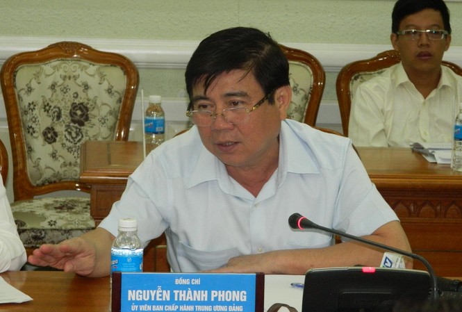 TPHCM quyết không để tái diễn tình trạng lấn chiếm vỉa hè Chủ tịch UBND TP.HCM Nguyễn Thành Phong.