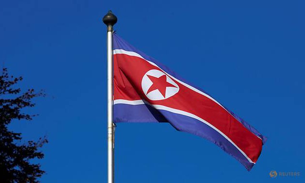 Triều Tiên tăng cường phòng thủ vì máy bay ném bom Mỹ Cờ Triều Tiên ở Geneva. Ảnh: Reuters.