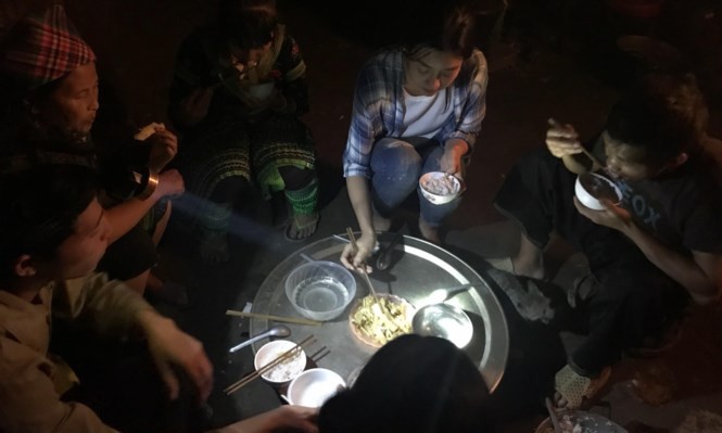 Yên Bái sạt lở do mưa lũ, Hoa hậu Mỹ Linh bị cô lập trên bản Hoa hậu Mỹ Linh trong chuyến đi thực hiện dự án nhân ái tại Yên Bái vừa qua.