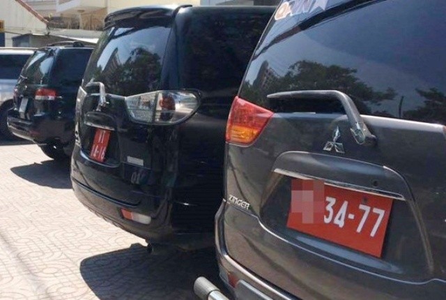 Mỗi doanh nghiệp quân đội chỉ có 2 xe biển đỏ Mỗi doanh nghiệp quân đội chỉ có 2 xe biển đỏ