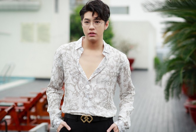 Noo Phước Thịnh làm show miễn phí cho hàng nghìn sinh viên Hà Nội Ca sĩ Noo Phước Thịnh.