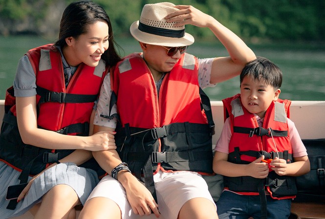 Dương Thùy Linh gây xôn xao khi tiết lộ học phí con trai 600 triệu/năm Dương Thuỳ Linh bên ông xã và cậu quý tử.