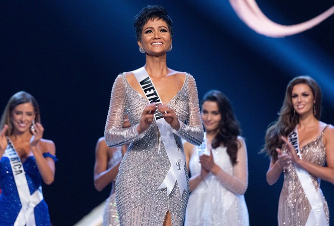 Lộ bảng điểm Miss Universe 2018, H'Hen Niê suýt giành Á hậu 2? Lộ bảng điểm Miss Universe 2018, H'Hen Niê suýt giành Á hậu 2?