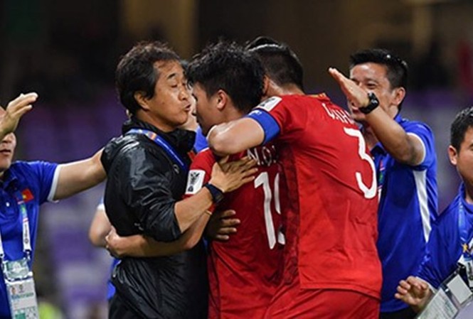 Hai đội bóng Đông Nam Á 'vượt ải' vòng bảng Asian Cup thế nào? Hai đội bóng Đông Nam Á 'vượt ải' vòng bảng Asian Cup thế nào?