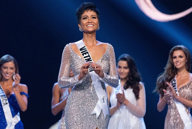Sau khi giành 'Vẻ đẹp vượt thời gian', H'Hen Niê lọt top 10 Miss Grand Slam Sau khi giành 'Vẻ đẹp vượt thời gian', H'Hen Niê lọt top 10 Miss Grand Slam.
