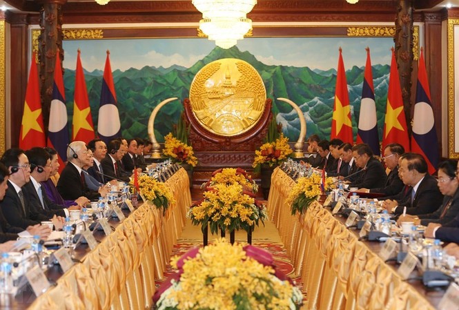 Việt Nam-Lào hội đàm cấp cao, ký kết 9 văn kiện hợp tác Tổng Bí thư, Chủ tịch nước Nguyễn Phú Trọng hội đàm với Tổng Bí thư, Chủ tịch nước Lào Bounnhang Vorachith. (Ảnh: Trí Dũng/TTXVN)