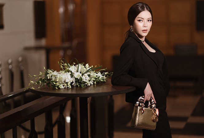 Lý Nhã Kỳ mua lại quyền sản xuất bộ phim Việt-Hàn bị vỡ nợ 26 tỷ đồng Lý Nhã Kỳ mua lại quyền sản xuất bộ phim Việt-Hàn bị vỡ nợ 26 tỷ đồng.