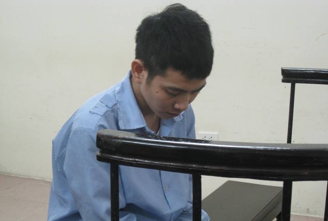 Bình tĩnh chờ “tình địch” ăn sáng no nê rồi vung dao hạ sát Bị cáo trong phiên xử ngày 22/3. Ảnh: BH