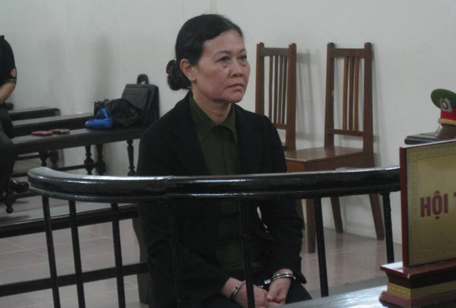 Phó hiệu trưởng lệnh kế toán trốn thuế tiền tỷ Hiệu phó nhà trường trong phiên xử. Ảnh: BH