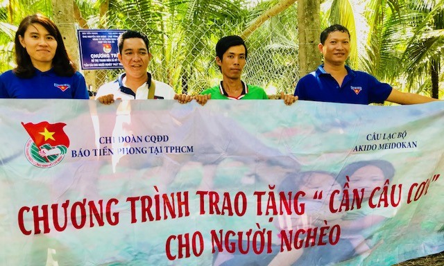 Mang Tết đầm ấm đến người nghèo Mang Tết đầm ấm đến người nghèo