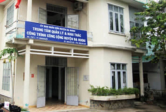 Vụ 2 phóng viên bị hành hung: Bất thường trong việc bán hồ sơ mời thầu Địa điểm bán hồ sơ mời thầu