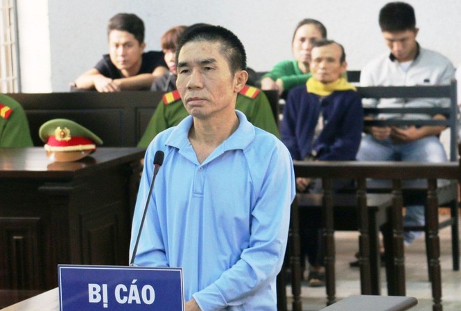 Giết vợ tại tòa, chồng lĩnh án 20 năm tù Giết vợ tại tòa, bị cáo Nguyễn Văn Hùng lĩnh án 20 năm tù
