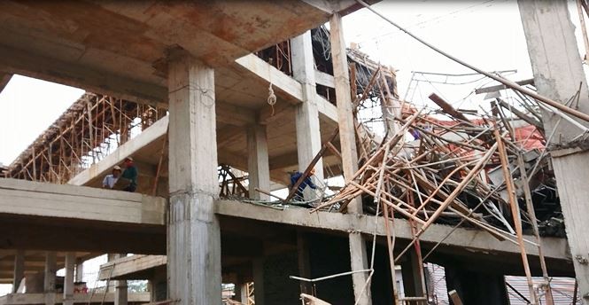 Vụ sập công trình ở Đắk Lắk: Do lắp giàn giáo không đúng kỹ thuật? Vụ sập công trình ở Đắk Lắk: Do lắp giàn giáo không đúng kỹ thuật?