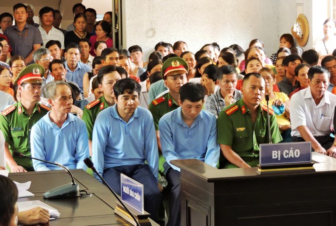 Tuyên án vụ cán bộ tín dụng chiếm đoạt 114 tỷ đồng ở huyện Krông Bông Các bị cáo nghe tòa tuyên án