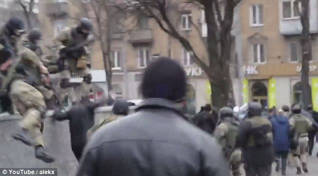 Nhà Trắng phủ nhận lính đánh thuê Mỹ tham chiến ở Ukraine Nhà Trắng phủ nhận lính đánh thuê Mỹ tham chiến ở Ukraine