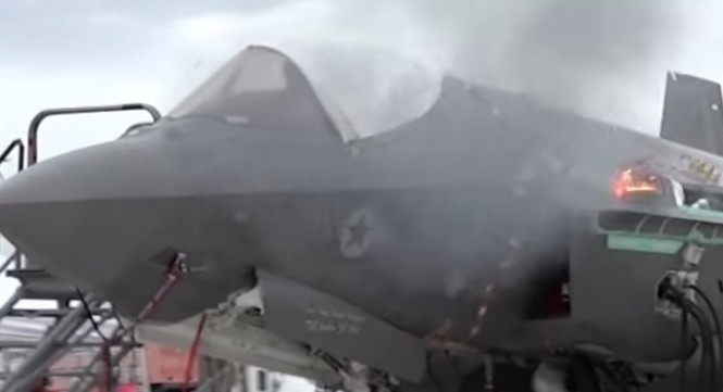 Chiến đấu cơ tàng hình F-35A thử pháo 4 nòng Chiến đấu cơ tàng hình F-35A thử pháo 4 nòng