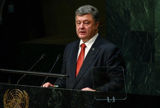 Tổng thống Ukraine đăng đàn, phái đoàn Nga rời phòng họp Tổng thống Ukraine Petro Poroshenko. Ảnh: Tass