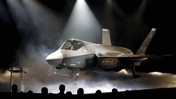 Mỹ loay hoay với F-35, Nga thẳng tiến tới tiêm kích thế hệ sáu Tiêm kích F-35 của Mỹ. Ảnh: AP
