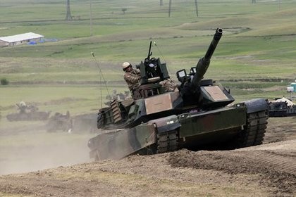 NATO sẵn sàng tấn công toàn diện nước Nga Ảnh: AP