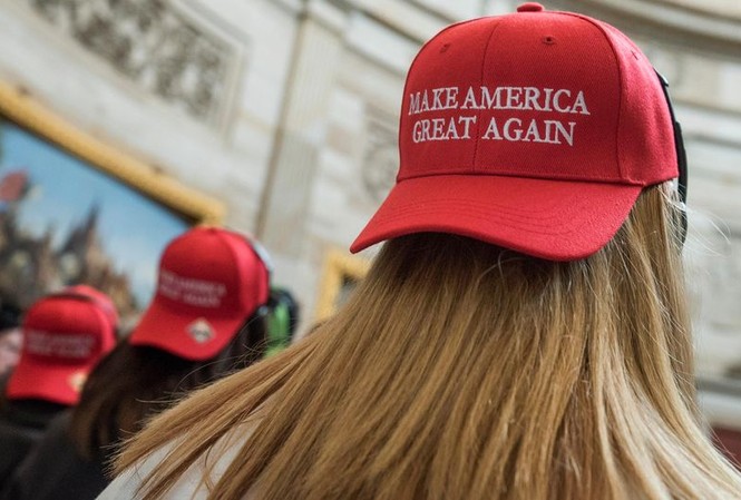 Hé lộ người phụ nữ đằng sau những bộ đồng phục cổ động Trump Ảnh: GETTY IMAGES