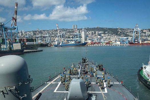 Lo ngại an ninh, Israel xem lại thỏa thuận cảng với Trung Quốc Tàu khu trục tên lửa USS Donald Cook của Mỹ trong một lần cập cảng Haifa. (Ảnh: SCMP)