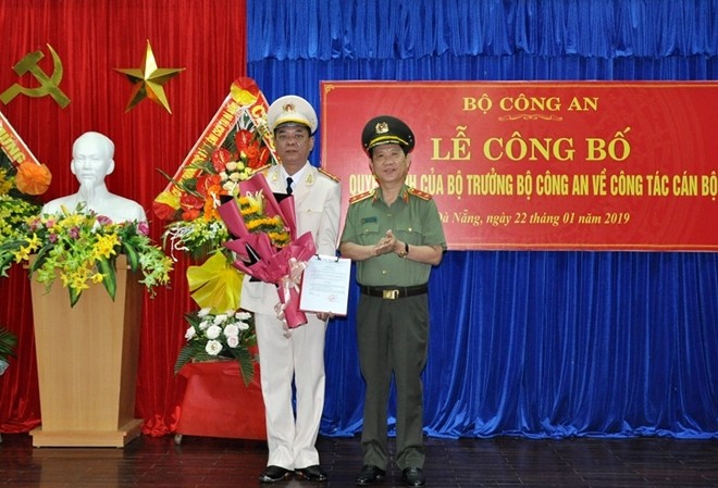 Công bố quyết định của Bộ trưởng Công an về công tác cán bộ Công bố quyết định của Bộ trưởng Công an về công tác cán bộ