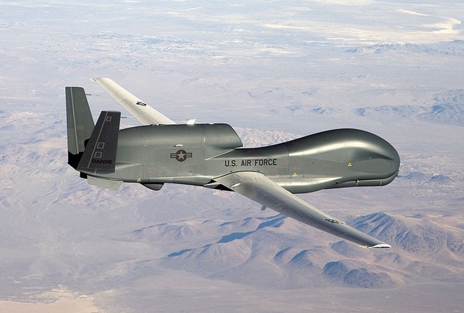 ‘Ác điểu’ RQ-4B-40 Global Hawk bất ngờ xuất hiện gần biên giới Nga ‘Ác điểu’ RQ-4B-40 Global Hawk bất ngờ xuất hiện gần biên giới Nga