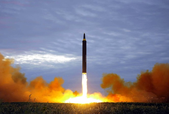 Hãng Yonhap: Tên lửa Triều Tiên bay từ 70-100 km Hãng Yonhap: Tên lửa Triều Tiên bay từ 70-100 km