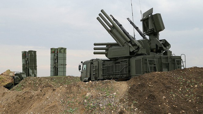 Vì sao Nga triển khai ‘mãnh thú’ Pantsir-S xuống miền Bắc Syria? Vì sao Nga triển khai ‘mãnh thú’ Pantsir-S xuống miền Bắc Syria?
