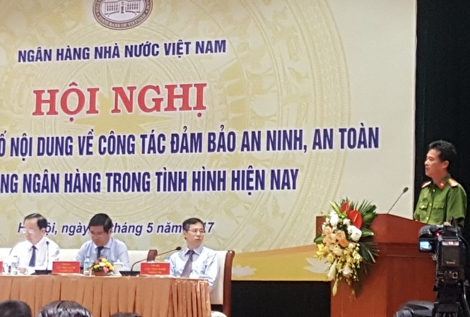 Ngân hàng tăng cường bảo mật, an toàn hệ thống Đại diện lãnh đạo Cục C45 và C50 Bộ Công an