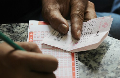 Nghệ An lần đầu tiên có người trúng Jackpot Hầu hết khách hàng tham gia đều dành thời gian nghiên cứu chọn số, thay vì cho hệ thống chọn ngẫu nhiên.