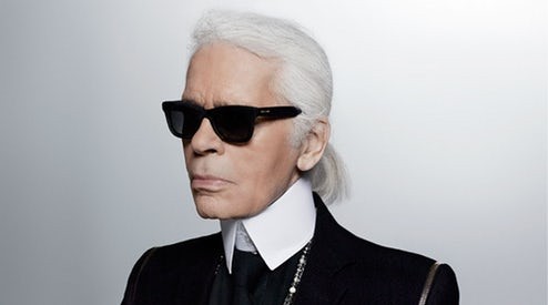 Nhà thiết kế huyền thoại Karl Lagerfeld của Chanel qua đời Nhà thiết kế huyền thoại Karl Lagerfeld của Chanel qua đời